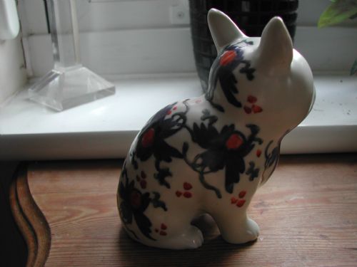 JAPANESE IMARI PORCELAIN MODEL OF A CAT 19TH CENTURY - ADDITIONAL PHOTO 2