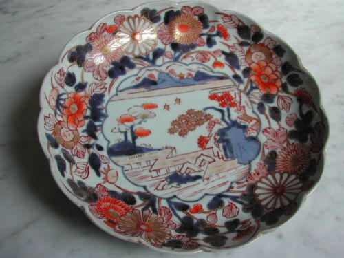 A GOOD JAPANESE IMARI PETAL SHAPE LOBBED DISH EARLY 18TH CENTURY - ADDITIONAL PHOTO 1