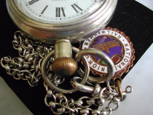 GWR GREAT WESTERN RAILWAY STATION MASTER OR GUARDS POCKET WATCH BY RECORD AND SILVER CHAIN PRE 1948 - ADDITIONAL PHOTO 2