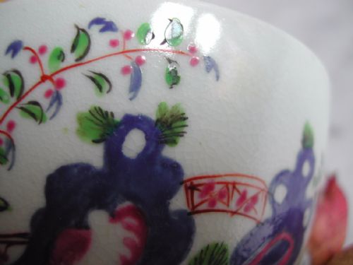 ENGLISH ENAMEL PAINTED TEA BOWL DATING FROM THE SECOND HALF 18TH CENTURY - ADDITIONAL PHOTO 1