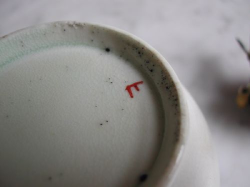 ENGLISH ENAMEL PAINTED TEA BOWL DATING FROM THE SECOND HALF 18TH CENTURY - ADDITIONAL PHOTO 8