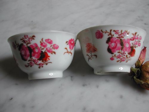 a pair of chinese export ware tea bowls from the second half of the 18th century - CATEGORY: ANTIQUE CERAMICS - DATED 1750