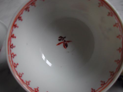 A PAIR OF CHINESE EXPORT WARE TEA BOWLS FROM THE SECOND HALF OF THE 18TH CENTURY - ADDITIONAL PHOTO 3