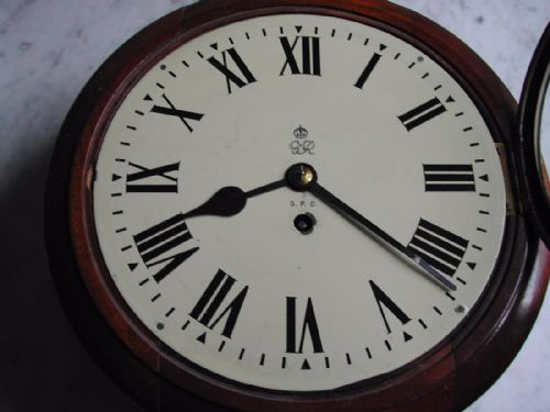 ROYAL MAIL ISSUED GPO WALL CLOCK WITH KINGS CYPHER DATED 1948 BY ELLIOTT OF LONDON - ADDITIONAL PHOTO 1