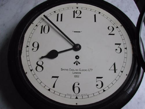 BRITISH ARMY ISSUE WALL CLOCK DATED 1952 BY SMITHS ENGLISH CLOCKS LTD LONDON - ADDITIONAL PHOTO 1