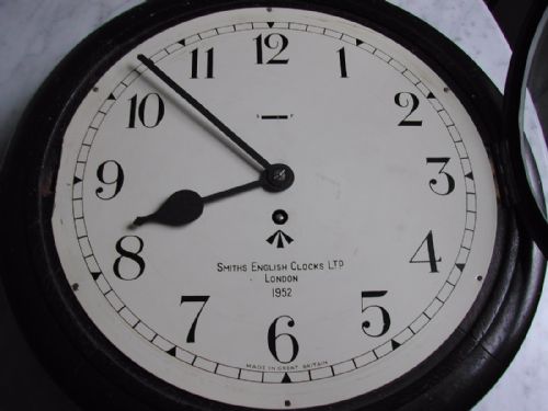 BRITISH ARMY ISSUE WALL CLOCK DATED 1952 BY SMITHS ENGLISH CLOCKS LTD LONDON - ADDITIONAL PHOTO 3