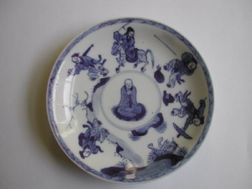 a very fine small chinese blue white saucer dish kangxi period - CATEGORY: ANTIQUE CERAMICS - DATED 17TH CENTURY