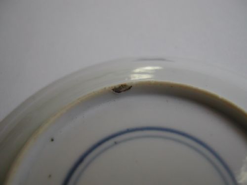 A VERY FINE SMALL CHINESE BLUE WHITE SAUCER DISH KANGXI PERIOD - ADDITIONAL PHOTO 6
