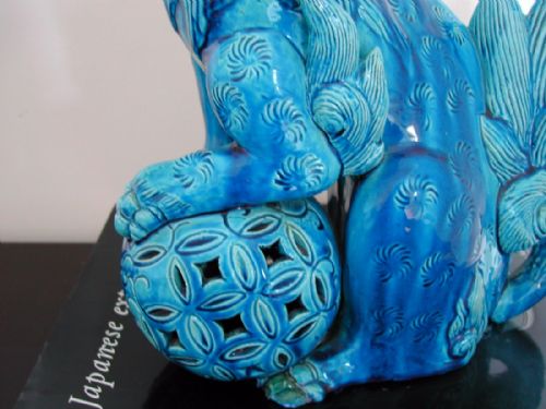 A FINE LARGE JAPANESE TURQUOISE GLAZED FIGURE OF A SHISHI LATE 19TH CENTURY - ADDITIONAL PHOTO 5