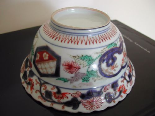 A FINE JAPANESE IMARI BOWL WITH FLUTED EVERTED RIM FIRST HALF 18TH CENTURY - ADDITIONAL PHOTO 9