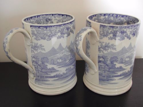 A PAIR OF ENGLISH POTTERY BLUE AND WHITE TRANSFER PRINT QUART TANKARDS CIRCA 1830 - ADDITIONAL PHOTO 3