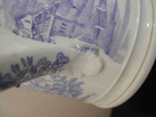 A PAIR OF ENGLISH POTTERY BLUE AND WHITE TRANSFER PRINT QUART TANKARDS CIRCA 1830 - ADDITIONAL PHOTO 7