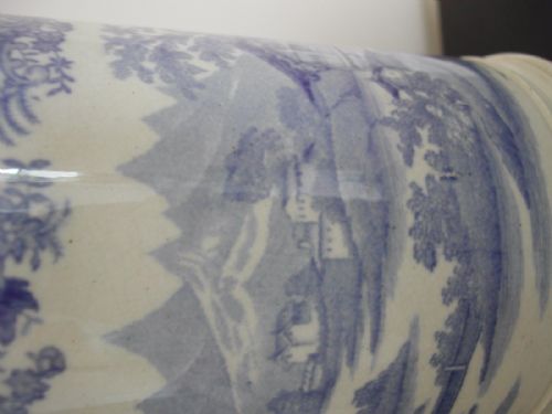 A PAIR OF ENGLISH POTTERY BLUE AND WHITE TRANSFER PRINT QUART TANKARDS CIRCA 1830 - ADDITIONAL PHOTO 12