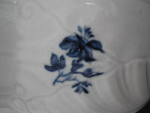 A FINE EARLY WORCESTER BLUE AND WHITE LEAF MOULDED JUG CIRCA 1770 - ADDITIONAL PHOTO 8