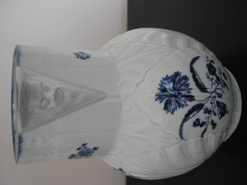 A FINE EARLY WORCESTER BLUE AND WHITE LEAF MOULDED JUG CIRCA 1770 - ADDITIONAL PHOTO 9