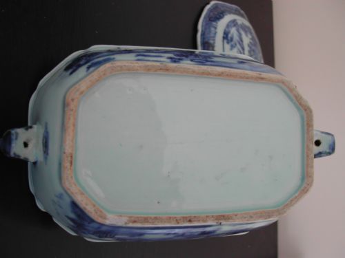 CHINESE BLUE AND WHITE SAUCE TUREEN WITH ANIMAL HEAD HANDLES CIRCA 1750 - ADDITIONAL PHOTO 6