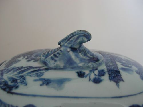 CHINESE BLUE AND WHITE SAUCE TUREEN WITH ANIMAL HEAD HANDLES CIRCA 1750 - ADDITIONAL PHOTO 9