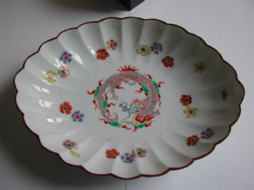 JAPANESE KAKIEMON ARITA FLUTED OVAL DISH CIRCA 1700 - ADDITIONAL PHOTO 1