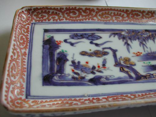 JAPANESE ARITA RECTANGULAR DISH DECORATED IN UNDERGLAZE BLUE RED GOLD AND GREEN CIRCA 1680 - ADDITIONAL PHOTO 9