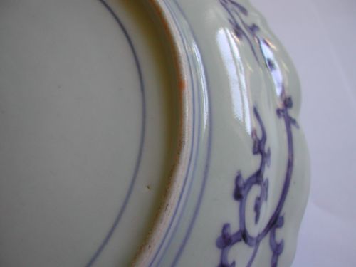 JAPANESE ARITA BLUE AND WHITE SHALLOW DISH LAST QUARTER 17TH CENTURY - ADDITIONAL PHOTO 4