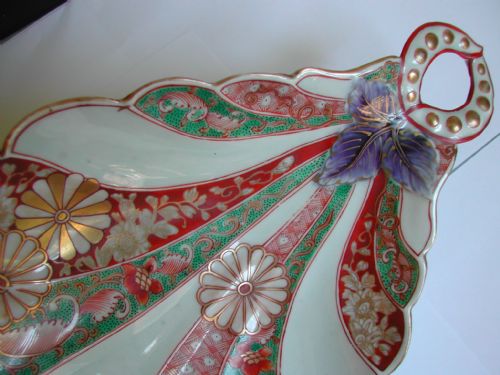 JAPANESE IMARI SCALLOPED SHAPED SERVING DISH DATING TO THE FIRST QUARTER 18TH CENTURY - ADDITIONAL PHOTO 2
