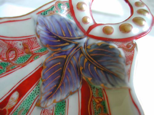 JAPANESE IMARI SCALLOPED SHAPED SERVING DISH DATING TO THE FIRST QUARTER 18TH CENTURY - ADDITIONAL PHOTO 9