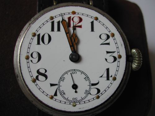 FOR SALE A FINE LARGE WW1 GREAT WAR TRENCH WATCH IN A WATERPROOF DESIGN CASE CIRCA 1916 - ADDITIONAL PHOTO 2