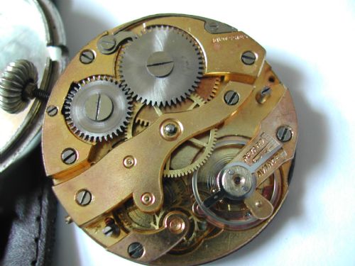 FOR SALE A FINE LARGE WW1 GREAT WAR TRENCH WATCH IN A WATERPROOF DESIGN CASE CIRCA 1916 - ADDITIONAL PHOTO 5