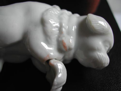 JAPANESE HIRADO PORCELAIN NOVELTY NETSUKE OF A SEATED PUPPY DATING TO THE MEIJI PERIOD - ADDITIONAL PHOTO 6