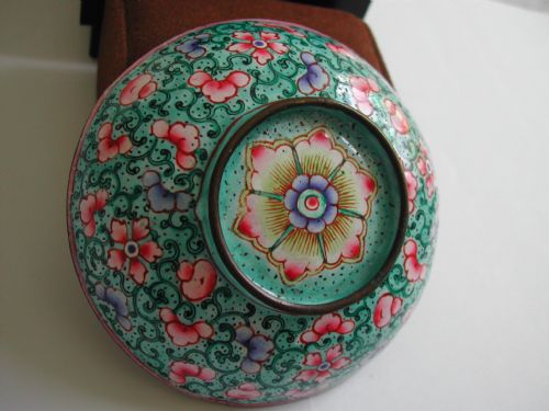 CHINESE CANTON ENAMEL SMALL BOWL DATING TO THE 19TH CENTURY - ADDITIONAL PHOTO 1