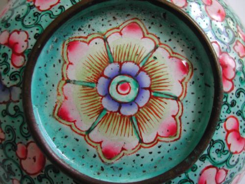 CHINESE CANTON ENAMEL SMALL BOWL DATING TO THE 19TH CENTURY - ADDITIONAL PHOTO 4