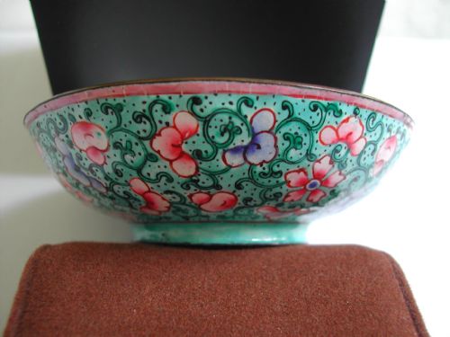 CHINESE CANTON ENAMEL SMALL BOWL DATING TO THE 19TH CENTURY - ADDITIONAL PHOTO 9