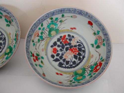 KAKIEMON ARITA ENAMEL PAIR OF BOWLS DATING TO THE LATE 17TH EARLY 18TH CENTURY - ADDITIONAL PHOTO 1