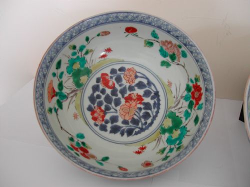 KAKIEMON ARITA ENAMEL PAIR OF BOWLS DATING TO THE LATE 17TH EARLY 18TH CENTURY - ADDITIONAL PHOTO 2