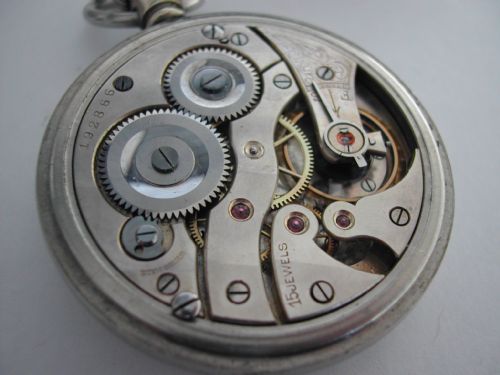 RARE ROYAL ARTILLERY ISSUE POCKET WATCH DATING TO BETWEEN WW1 WW2 - ADDITIONAL PHOTO 10