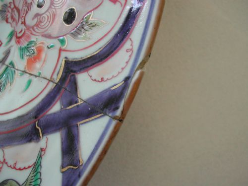 A VERY LARGE JAPANESE IMARI CHARGER DATING TO TO LATE 17TH EARLY 18TH CENTURY - ADDITIONAL PHOTO 8