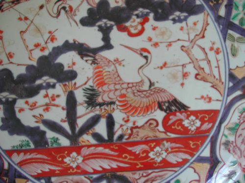 A VERY LARGE JAPANESE IMARI CHARGER DATING TO TO LATE 17TH EARLY 18TH CENTURY - ADDITIONAL PHOTO 9