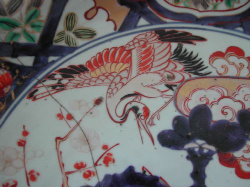 A VERY LARGE JAPANESE IMARI CHARGER DATING TO TO LATE 17TH EARLY 18TH CENTURY - ADDITIONAL PHOTO 13