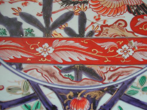 A VERY LARGE JAPANESE IMARI CHARGER DATING TO TO LATE 17TH EARLY 18TH CENTURY - ADDITIONAL PHOTO 14