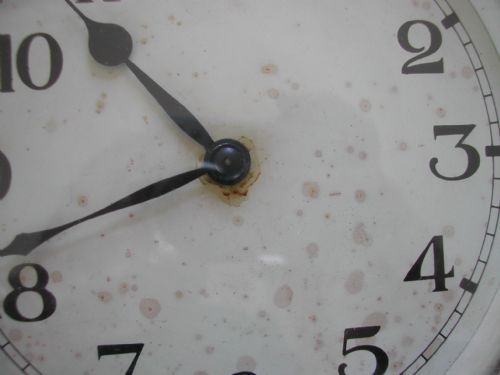 RARE WW2 SMITHS RAF ISSUED SMALL WALL 8 DAY WALL CLOCK DATED 1943 - ADDITIONAL PHOTO 4