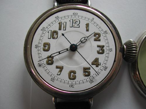 A RARE WW1 MILITARY PILOTS DESIGN CENTRE SECONDS SILVER CASED WATCH WITH LARGE CROWN 1916 - ADDITIONAL PHOTO 4