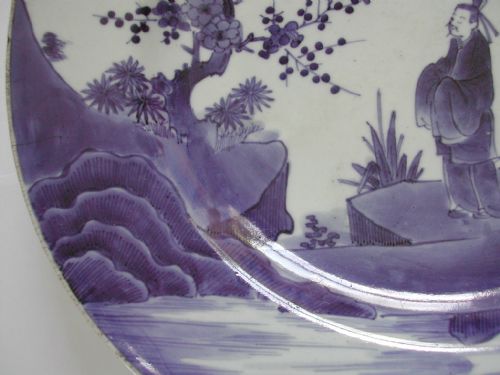 A VERY FINE ARITA KAKIEMON STYLE LARGE BLUE AND WHITE DISH DATING TO THE EARLY 18TH CENTURY - ADDITIONAL PHOTO 17