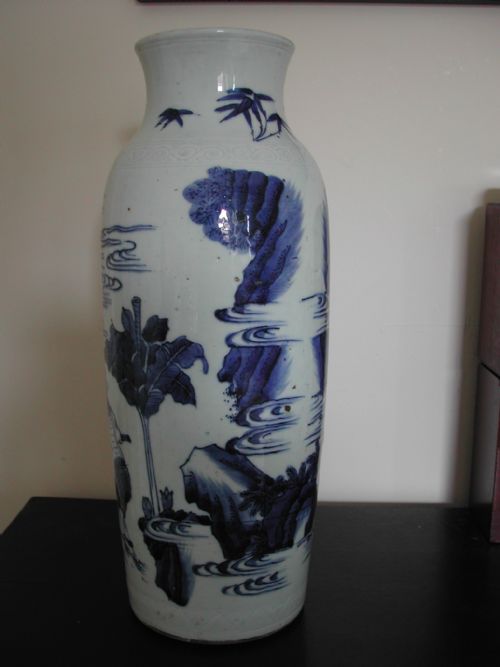 A FINE CHINESE TRANSITIONAL BLUE AND WHITE SLEEVE VASE CIRCA 1640 - ADDITIONAL PHOTO 2