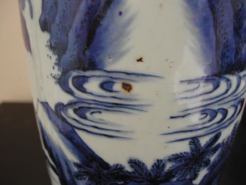 A FINE CHINESE TRANSITIONAL BLUE AND WHITE SLEEVE VASE CIRCA 1640 - ADDITIONAL PHOTO 6
