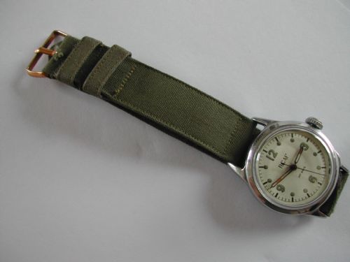 a rare rcaf royal canadian air force pilots watch no w1602 dated 1942 - CATEGORY: ANTIQUE WATCHES - DATED 1940