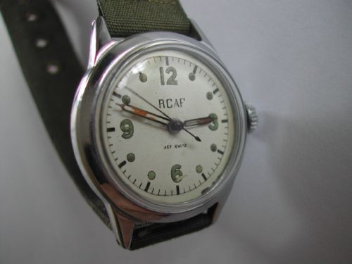 A RARE RCAF ROYAL CANADIAN AIR FORCE PILOTS WATCH NO W1602 DATED 1942 - ADDITIONAL PHOTO 3