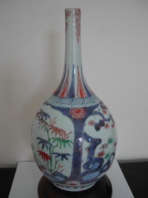 A RARE GOOD JAPANESE IMARI BOTTLE VASE CIRCA 1700 - ADDITIONAL PHOTO 3