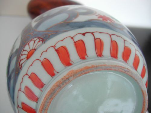 A RARE GOOD JAPANESE IMARI BOTTLE VASE CIRCA 1700 - ADDITIONAL PHOTO 5