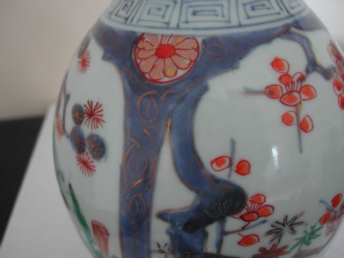 A RARE GOOD JAPANESE IMARI BOTTLE VASE CIRCA 1700 - ADDITIONAL PHOTO 12