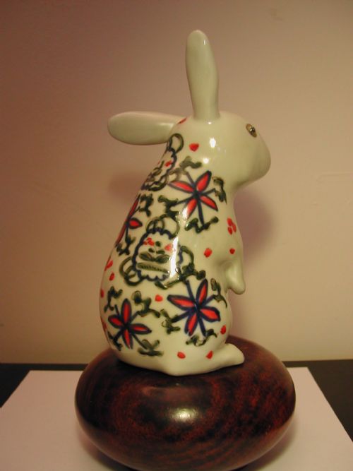 FOR SALE AN AMUSING JAPANESE IMARI STUDY OF A SEATED RABBIT MEIJI PERIOD - ADDITIONAL PHOTO 3